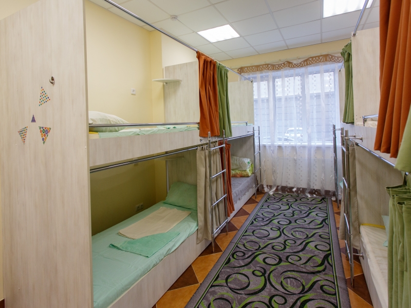 10 - ти местный общий номер в RE hostel